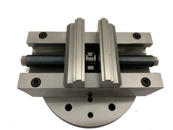 Self Centering Vise On 3Refix MacroMagnum Pallet,4.725 Inch workpiece